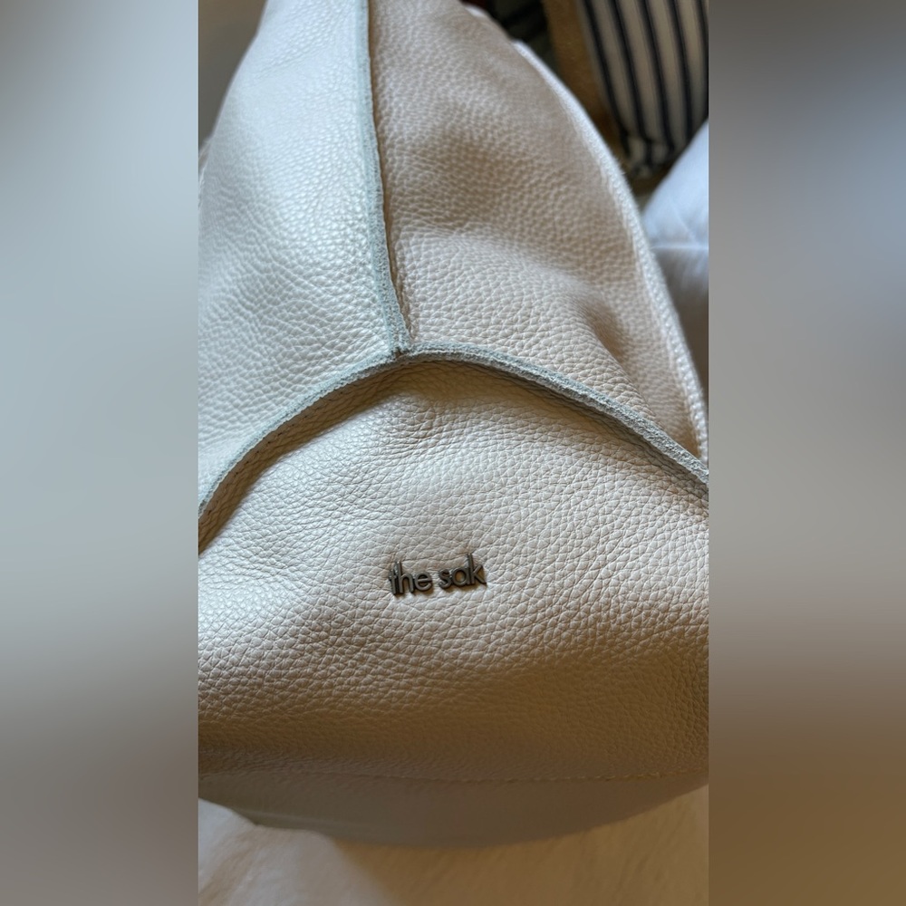 Large leather tote - Picture 4 of 7